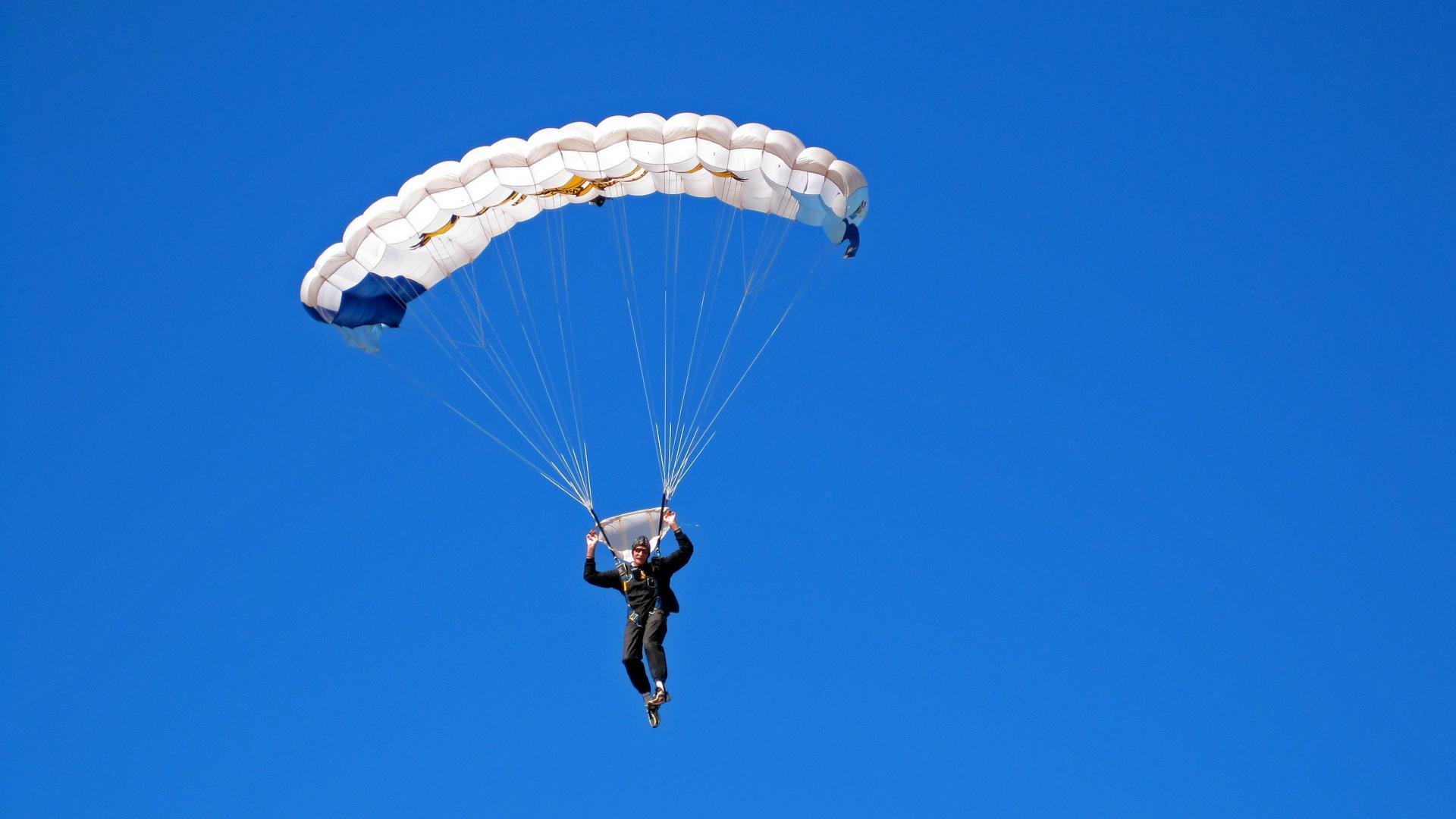“萨尔·巴赫的领袖魅力，南非羚羊队乘风破浪”